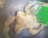 A picture of step 7 of Apple Cake twisted garnishing with milkmaid and honey.