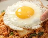 Hình bước làm 4 của món Cơm Chiên Kim Chi – 김치볶음밥