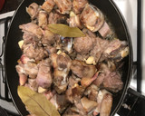 Foto del paso 7 de la receta: Judías verdes con patatas y cordero con ajos y vino
