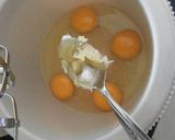 Foto langkah ke 2 dari resep Bolu Sirup Jeruk.