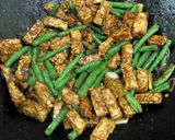 Foto langkah ke 6 dari resep Tumis Tempe dan Kacang Panjang Bumbu Kecap.