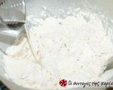 A picture of step 3 of Super easy cheese bread with onion, olives and oregano.