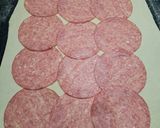 Foto del paso 3 de la receta: Pan casero relleno de salame y queso