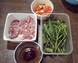 รูปขั้นตอนการทำที่ 1 ของ ผัดผักบุ้งหมูสับ - คีโต