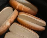 Φωτογραφία βήματος 2 της συνταγής Hot dog με λουκάνικο Φρανκφούρτης και ψωμάκι brioche!
