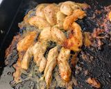 Une image de l'étape 2 de Aiguillettes de poulet marinées à la plancha.