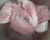 Hình bước làm 1 của món Bún thịt ram nước dừa