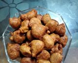 A picture of step 6 of Meethey pakorey.