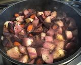 Une image de l'étape 12 de Navets et carottes violettes aux épices indiennes, bouillon de porc et coriandre.