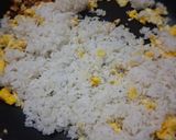 Foto langkah ke 2 dari resep Butter Rice Egg.