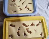 Foto del paso 7 de la receta: Budín de vainilla con chispas de chocolate y dulce de leche