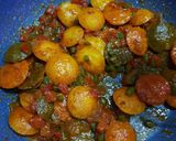 A picture of step 5 of Tri colour Idli Takatak.