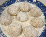 Foto del paso 3 de la receta: Albóndigas de merluza y bacalao con tomate y calabacín