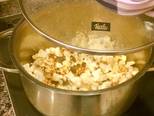 Popcorn..bắp rang bơ vị caramel,món ăn vặt của trẻ nhỏ bước làm 2 hình