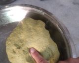 A picture of step 3 of Palak-Peas-Paneer Paratha.