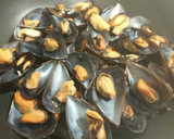 Foto del paso 1 de la receta: Mejillones con pimiento