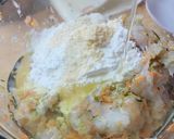 Foto langkah ke 4 dari resep Roti udang goreng.