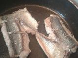 Bife de anchoa con papas y con marisco