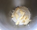 Une image de l'étape 2 de Pâte brisée épeautre, lait et fleur d'oranger.