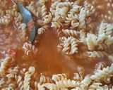 Foto del paso 4 de la receta: Guiso de fideos tirabuzón