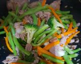 Hình bước làm 5 của món Bún gạo xào