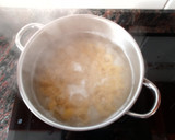 Foto del paso 1 de la receta: Caldo con galets rellenos