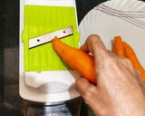 A picture of step 3 of Baked carrot chips.