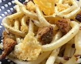 Foto del passaggio 5 della ricetta Pici alle briciole di pane con cialda di pecorino