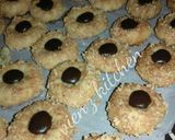 Foto langkah ke 8 dari resep Tumbprint Cookies keju and coklat😊.