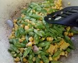 Foto langkah ke 2 dari resep Tumis buncis jagung manis.