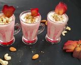 A picture of step 4 of Gulkand Shake.