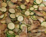 Foto del passaggio 2 della ricetta Frittata di carciofi e zucchine