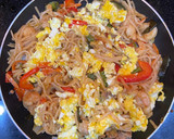 Foto del paso 7 de la receta: Noodles con costilla de cerdo y gambas!🥡🥢