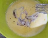Foto langkah ke 4 dari resep Calamari Ring (Cumi Goreng Tepung).