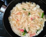 Foto langkah ke 3 dari resep Omelet Fusili.