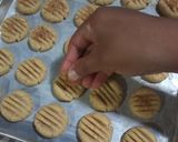 Foto langkah ke 6 dari resep Coconut Cookies.
