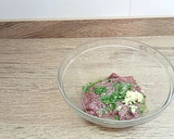 Foto del paso 1 de la receta: Hígado empanado a la ajillo