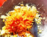 Foto langkah ke 3 dari resep Orak arik telor wortel.
