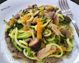 Foto del paso 5 de la receta: Spaghetti de calabacín con ternera, calabaza y setas