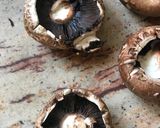 A picture of step 1 of Cheesy portobello mushrooms.
