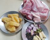 รูปขั้นตอนการทำที่ 1 ของ หมูฮ้อง