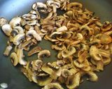 Φωτογραφία βήματος 1 της συνταγής Κινόα με μανιτάρια και καρότα