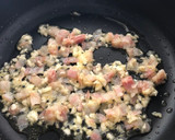Foto del paso 3 de la receta: Judías verdes rehogadas con ajo y bacon con toque de pimentón