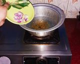 A picture of step 2 of Drumstick Spicy Gravy.