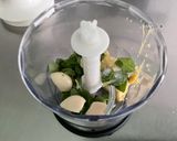 Une image de l'étape 3 de Sauce salade épicée au basilic, moutarde, ail et citron.