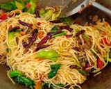 รูปขั้นตอนการทำที่ 5 ของ 🍜พาสต้าผัดน้ำพริกเผา🌶️(เจ)