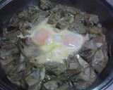 Foto del paso 4 de la receta Alcachofas al vino Fino con huevos escalfados