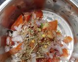A picture of step 4 of Rava uttapam.