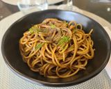 Foto del paso 7 de la receta: Pasca con Anchoa, Ajo Negro, Limón y Hojas de Hinojo