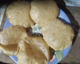 अजवायन की पूरी (ajwain ki poori recipe in Hindi) रेसिपी चरण 3 फोटो